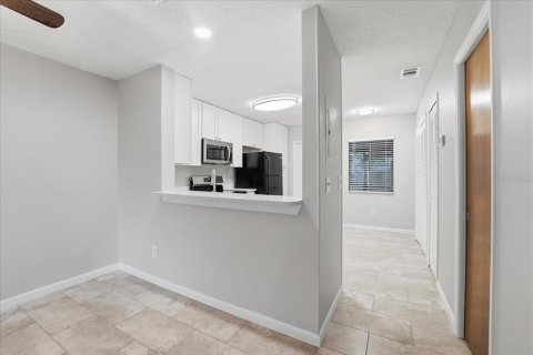 Touwnhouse à louer à Winter Park, Floride: 2 chambres, 89.19 m2 № 2396808 - photo 4