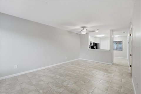 Touwnhouse à louer à Winter Park, Floride: 2 chambres, 89.19 m2 № 2396808 - photo 2