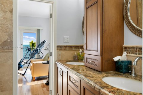 Townhouse in Key Largo, Florida 3 bedrooms, 197.6 sq.m. № 1481729 - photo 14