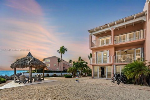 Townhouse in Key Largo, Florida 3 bedrooms, 197.6 sq.m. № 1481729 - photo 6