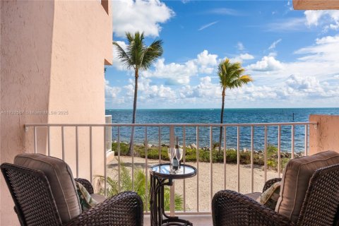 Townhouse in Key Largo, Florida 3 bedrooms, 197.6 sq.m. № 1481729 - photo 8