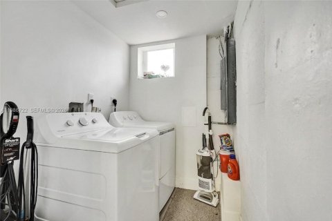 Villa ou maison à vendre à Hollywood, Floride: 3 chambres, 131.46 m2 № 2051559 - photo 24