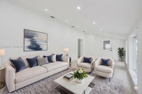 Villa ou maison à vendre à Hollywood, Floride: 3 chambres, 131.46 m2 № 2051559 - photo 14