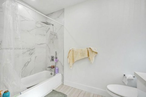 Villa ou maison à vendre à Hollywood, Floride: 3 chambres, 131.46 m2 № 2051559 - photo 23