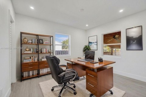 Villa ou maison à vendre à Hollywood, Floride: 3 chambres, 131.46 m2 № 2051559 - photo 15