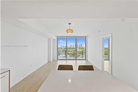 Condominio en alquiler en North Miami Beach, Florida, 2 dormitorios, 104.89 m2 № 1938672 - foto 20