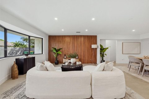 Casa en venta en Hollywood, Florida, 4 dormitorios, 183.02 m2 № 2382048 - foto 6