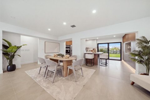 Casa en venta en Hollywood, Florida, 4 dormitorios, 183.02 m2 № 2382048 - foto 12