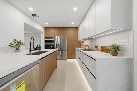 Casa en venta en Hollywood, Florida, 4 dormitorios, 183.02 m2 № 2382048 - foto 17