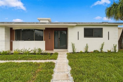 Casa en venta en Hollywood, Florida, 4 dormitorios, 183.02 m2 № 2382048 - foto 3