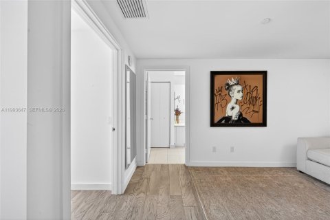 Copropriété à vendre à Miami, Floride: 1 chambre, 67.63 m2 № 2244749 - photo 13