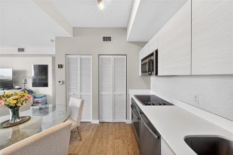 Copropriété à vendre à Miami, Floride: 1 chambre, 67.63 m2 № 2244749 - photo 10
