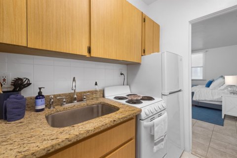 Condominio en alquiler en Palm Beach, Florida, 1 dormitorio, 155.52 m2 № 2173033 - foto 6