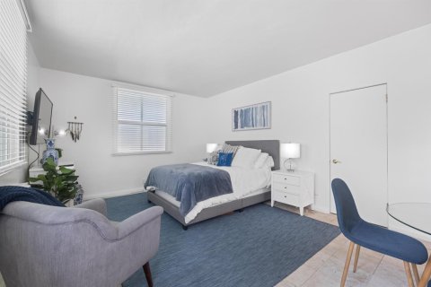 Condominio en alquiler en Palm Beach, Florida, 1 dormitorio, 155.52 m2 № 2173033 - foto 2