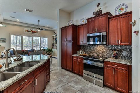 House in Beverly Hills, Florida 4 bedrooms, 274.99 sq.m. № 1522625 - photo 12