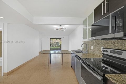 Купить кондоминиум в Санрайз, Флорида 2 спальни, 74.32м2, № 1985924 - фото 14