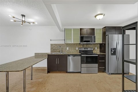 Купить кондоминиум в Санрайз, Флорида 2 спальни, 74.32м2, № 1985924 - фото 6