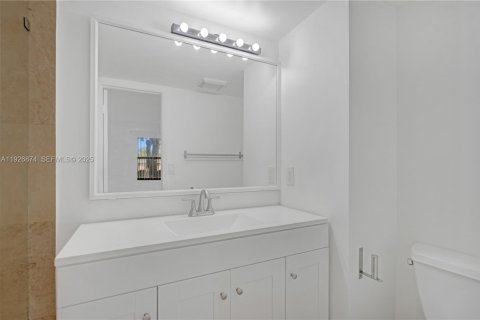 Купить кондоминиум в Санрайз, Флорида 2 спальни, 74.32м2, № 1985924 - фото 25