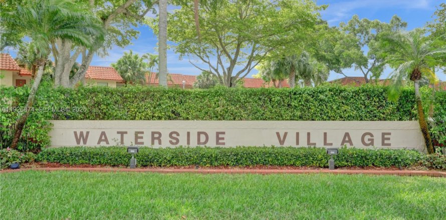 Кондоминиум с 2 спальнями в Санрайз, Флорида № 1985924