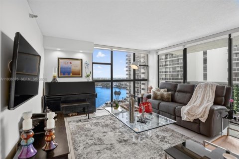 Copropriété à vendre à Aventura, Floride: 2 chambres, 105.72 m2 № 1994268 - photo 15