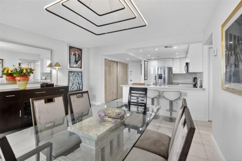 Copropriété à vendre à Aventura, Floride: 2 chambres, 105.72 m2 № 1994268 - photo 10