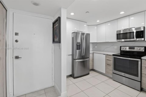 Copropriété à vendre à Aventura, Floride: 2 chambres, 105.72 m2 № 1994268 - photo 12