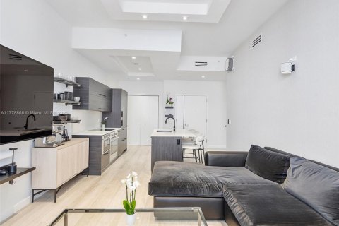 Кондоминиум с 3 спальнями в Майами, Флорида № 2037060
