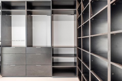 Condo in Miami, Florida, 3 bedrooms № 2037060 - photo 14