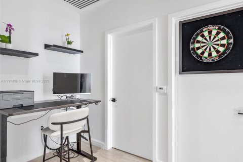 Condo in Miami, Florida, 3 bedrooms № 2037060 - photo 7