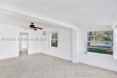Villa ou maison à louer à Fort Lauderdale, Floride: 2 chambres, 92.07 m2 № 1880037 - photo 3
