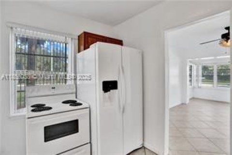 Villa ou maison à louer à Fort Lauderdale, Floride: 2 chambres, 92.07 m2 № 1880037 - photo 5