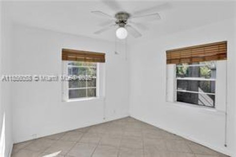 Villa ou maison à louer à Fort Lauderdale, Floride: 2 chambres, 92.07 m2 № 1880037 - photo 16
