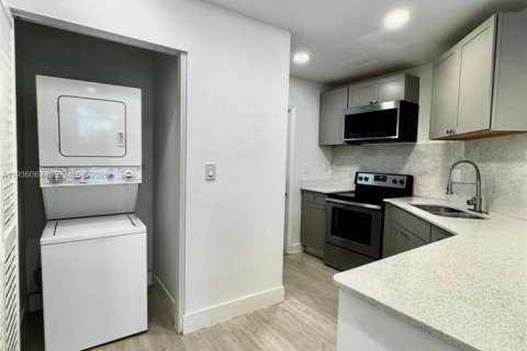 Immobilier commercial à vendre à Dania Beach, Floride: 197.7 m2 № 2078924 - photo 13