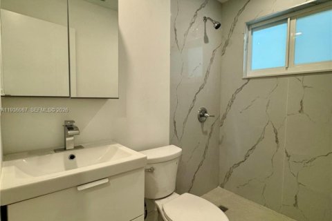 Immobilier commercial à vendre à Dania Beach, Floride: 197.7 m2 № 2078924 - photo 15