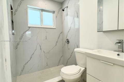 Immobilier commercial à vendre à Dania Beach, Floride: 197.7 m2 № 2078924 - photo 23