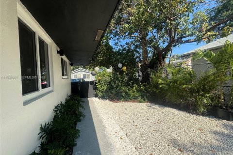 Immobilier commercial à vendre à Dania Beach, Floride: 197.7 m2 № 2078924 - photo 9