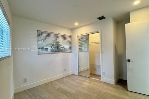 Immobilier commercial à vendre à Dania Beach, Floride: 197.7 m2 № 2078924 - photo 18