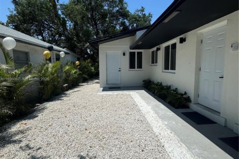 Immobilier commercial à vendre à Dania Beach, Floride: 197.7 m2 № 2078924 - photo 4
