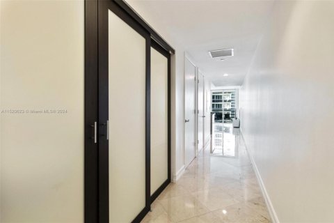 Copropriété à vendre à Hallandale Beach, Floride: 1 chambre, 78.41 m2 № 2088458 - photo 3