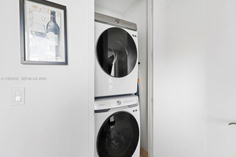 Condominio en venta en Sunny Isles Beach, Florida, 2 dormitorios, 133.31 m2 № 2008786 - foto 12