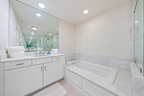 Condo in Juno Beach, Florida, 3 bedrooms  № 2245211 - photo 17