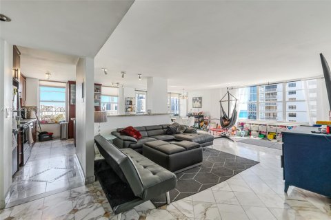 Condominio en venta en Sunny Isles Beach, Florida, 2 dormitorios, 144.18 m2 № 2020185 - foto 4