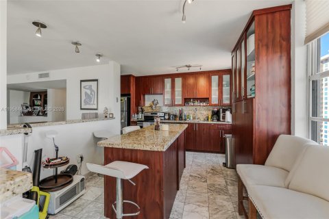 Condominio en venta en Sunny Isles Beach, Florida, 2 dormitorios, 144.18 m2 № 2020185 - foto 12