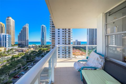 Condominio en venta en Sunny Isles Beach, Florida, 2 dormitorios, 144.18 m2 № 2020185 - foto 15