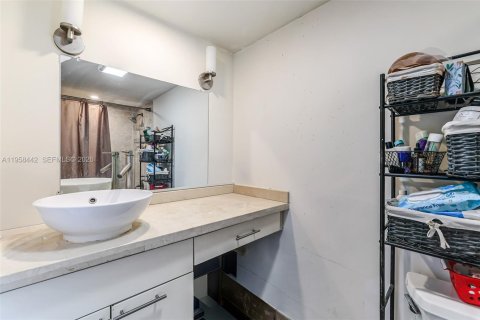 Condominio en venta en Sunny Isles Beach, Florida, 2 dormitorios, 144.18 m2 № 2020185 - foto 26