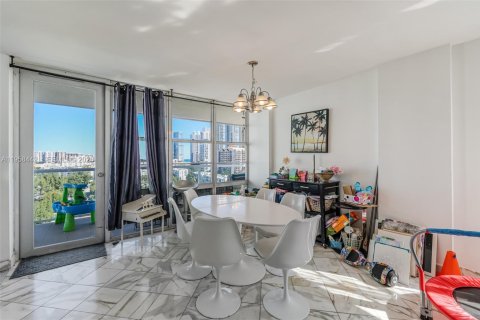 Condominio en venta en Sunny Isles Beach, Florida, 2 dormitorios, 144.18 m2 № 2020185 - foto 9