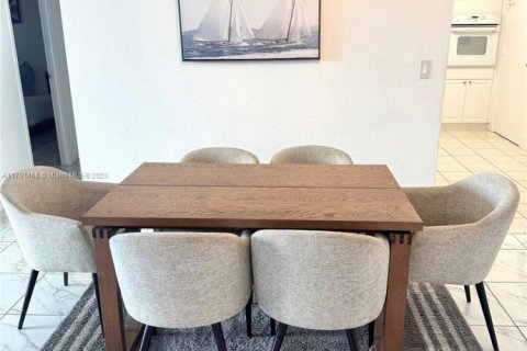 Copropriété à vendre à Hollywood, Floride: 1 chambre, 81.2 m2 № 2240453 - photo 21