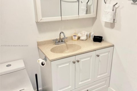 Copropriété à vendre à Hollywood, Floride: 1 chambre, 81.2 m2 № 2240453 - photo 5