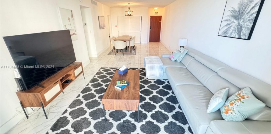 Condo à Hollywood, Floride, 1 chambre  № 2240453