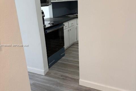 Condo in Miami, Florida, 1 bedroom № 2031839 - photo 2